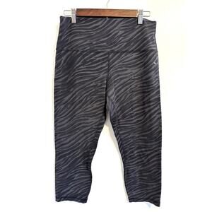 Lululemon Le Tigre Camo Capri Leggings Size 10